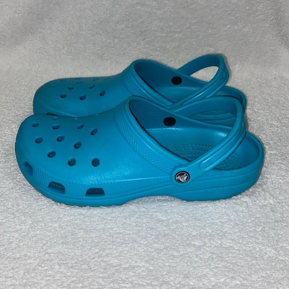 Crocs Unisex-Adult Classic Clogs turquoise men’s 10 women’s 12